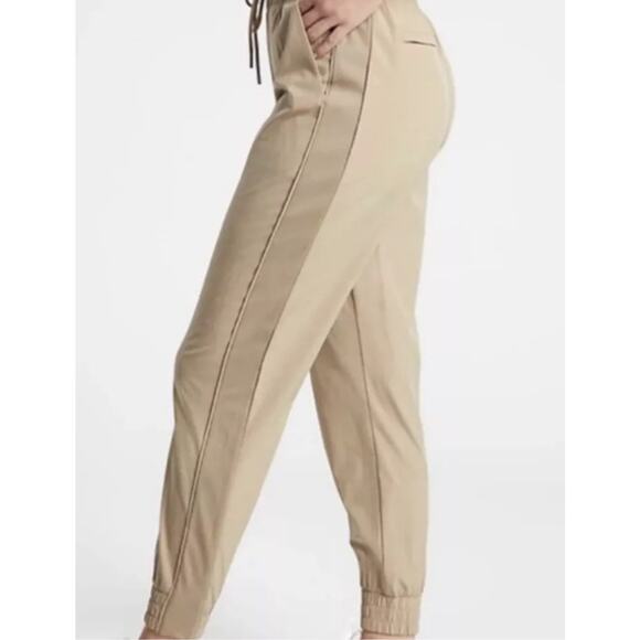 Athleta Brooklyn Textured Jogger in Windowpane Taupe Size 4 - Picture 3 of 11